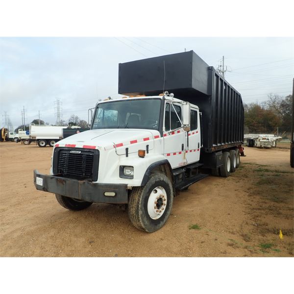 2002 FREIGHTLINER  Grapple Truck