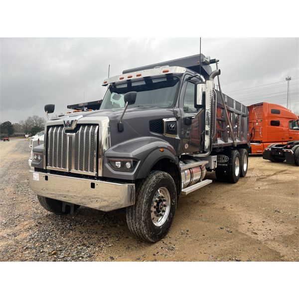 2022 WESTERN STAR 4900 Dump Truck