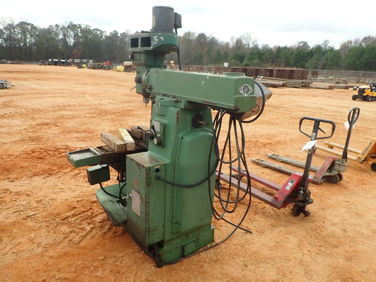 (1) MILLING MACHINE (B9) - J.M. Wood Auction Company, Inc.