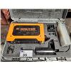 Image 2 : WALTER SURFOX INDUSTRIAL PORTABLE WELD CLEANING MACHINE IN CASE