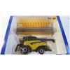 Image 2 : New Holland CR960 Combine - 1:32 (ERTL Britains)