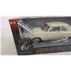 Image 3 : 1:18 Die-cast Collectible Car 1964 Dodge 330