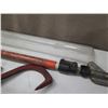 Image 8 : Multiple Garden Tools: Shovel, 3701/3703 Bar Clamp, Level, Pruner, etc