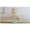 Image 1 : White ceramic cat figurine