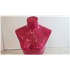 Image 2 : Pink female mannequin