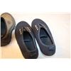 Image 8 : (2) Pairs of Women’s Shoes (Size 6), Misc Household Items