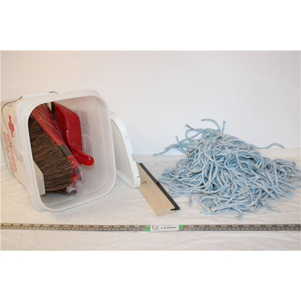 American Red Cross Clean-up Kit w/original Bucket