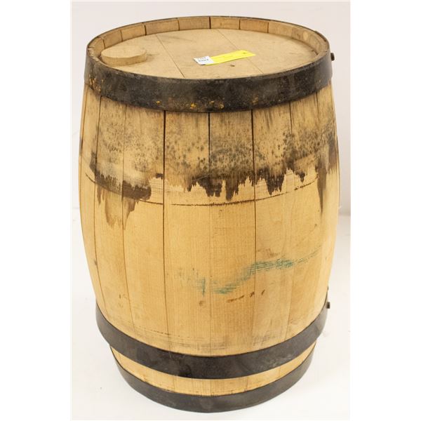 SMALL ANTIQUE WOODEN BARREL