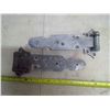 Image 1 : Massive Pair of Hinges