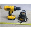 Image 1 : 18v DeWalt Drill w/ 2 Batteries and Charger