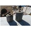 Image 2 : 2 Galvanized Oil Cans - Small & Medium