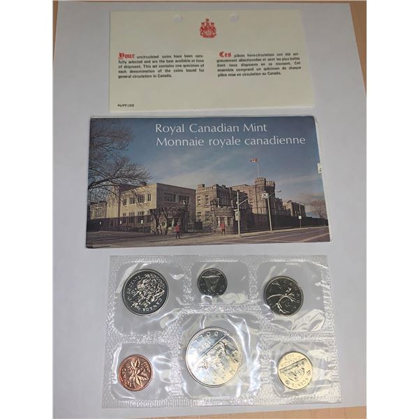 Royal Canadian Mint Issued vintage 1975 Proof Sealed Mint coin Set with original envelope and certif