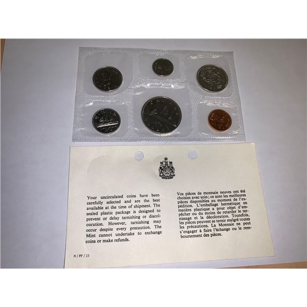 Royal Canadian Mint Issued vintage 1972 Canoe Dollar mint sealed coin set with certificate