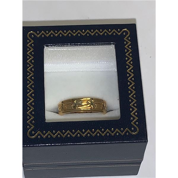 NEW Ladies 14K GP Celtic Design Band in gift box