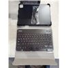 Image 2 : New Pro Case for iPad Pro 11 with Bluetooth Keyboard - Black