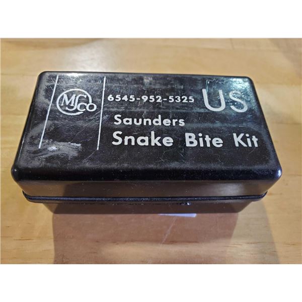 Vintage Saunders' Snake Bite Kit, Vietnam War US Military Issue