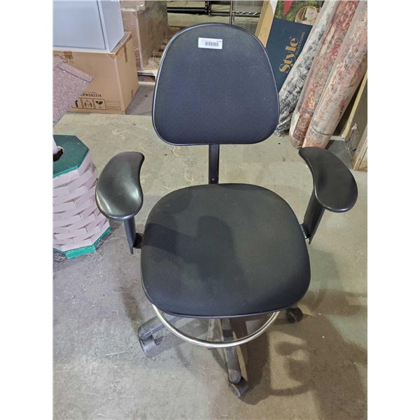 Fabric Office Chair on Casters, Adjusts to fit Short Desks and Tall Desks