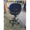 Image 3 : Fabric Office Chair on Casters, Adjusts to fit Short Desks and Tall Desks