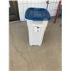 Image 1 : Rubberma storage bin