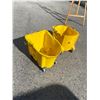 Image 2 : Mop buckets