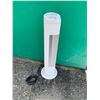 Image 1 : Oscillating tower fan