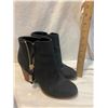 Image 1 : Boots size 6.5