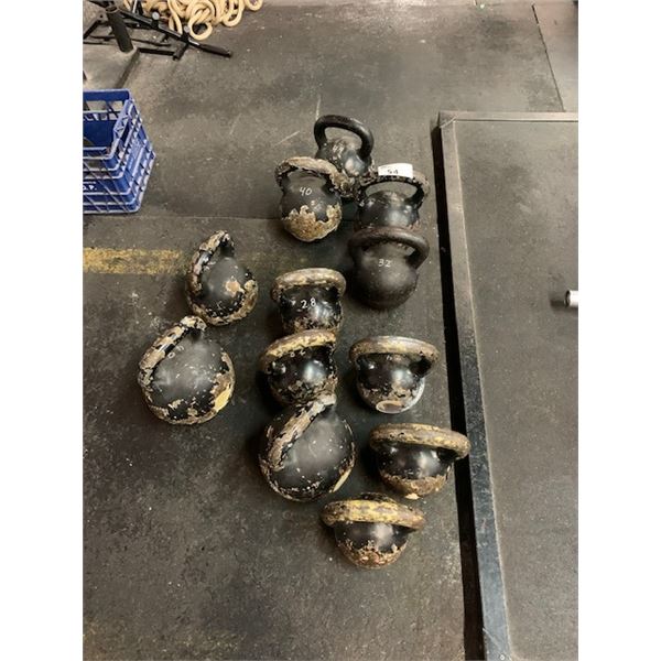 12 ASSORTED WEIGHT COMMERCIAL KETTLE BELLS