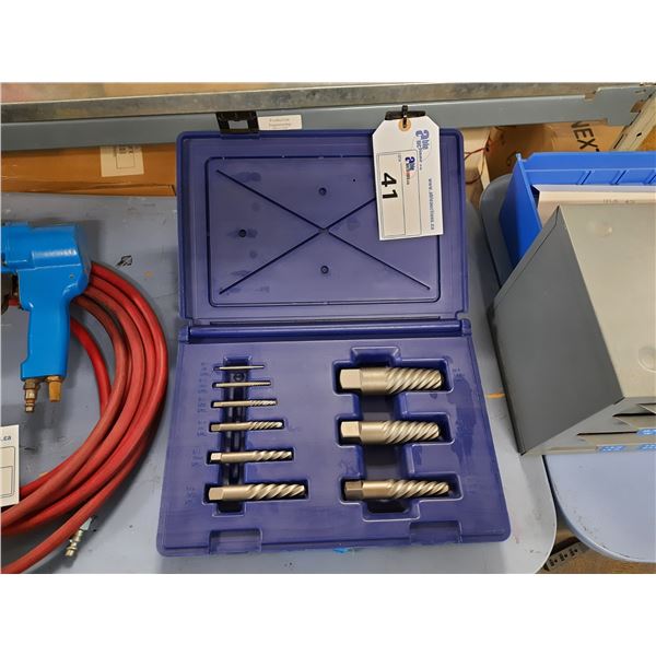 9 PC SCREW/BOLT SPIRAL EXTRACTOR BIT SET IN CASE