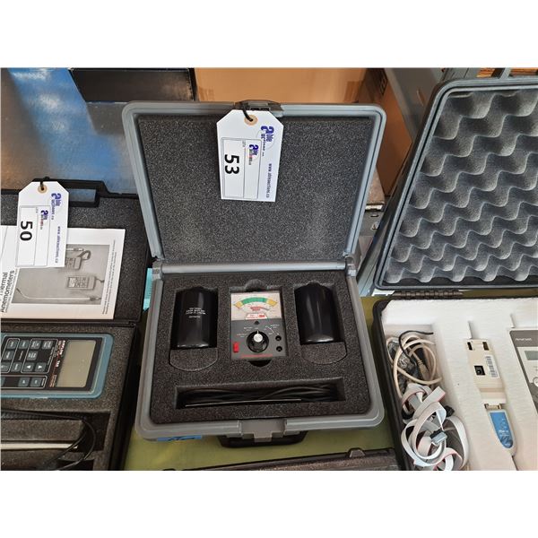 3M 701 MEGOHMMETER KIT WITH WEIGHTS, CABLE AND CARRY CASE