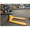 Image 2 : ULINE H-1785 2200LBS CAPACITY INDUSTRIAL SCISSOR LIFT PALLET JACK