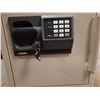 Image 2 : SENTRY PORTABLE PERSONAL KEYPAD SAFE WITH KEY (CODE UNKNOWN)
