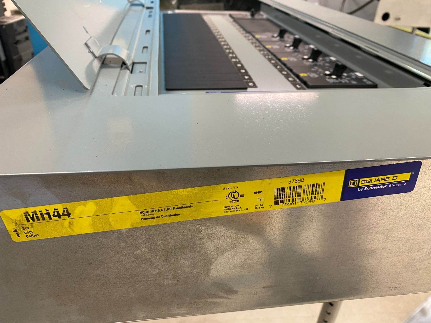 SQUARE D MODEL MH44 COMMERCIAL PANEL BOARD WITH SWITCHES Able Auctions square-d-model-mh44-commercial-panel-board-with-switches-able-auctions