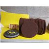 Image 1 : Velcro Abrasive Scotch-Brite Disc 6" (30) with Velcro Buffing Pad