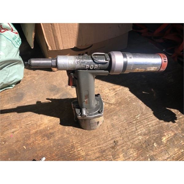 Pop Rivet Gun