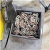 Image 3 : 2 CRATES OF WHEEL CHOCK, SCISSOR JACKS AND TIRE CHAINS