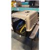 Image 2 : PET KENNEL AND 2 LIFE JACKETS