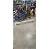 Image 2 : DEWALT FOLDING TOOL STAND