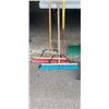 Image 2 : BUNDLE OF BROOMS, RAKE AND SHOVELS