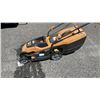 Image 2 : BLACK AND DECKER ELECTRIC LAWNMOWER - WORKING