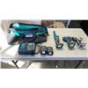 Image 1 : MAKITA CORDLESS TOOL SET - INCLUDES 2 IMPACT GUNS, FLASHLIGHT, 2 BATTERIES AND CHARGER - TESTED WORK