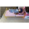 Image 2 : 4 COLLECTIBLE PORCELAIN DOLLS AND METAL DOLL DAY BED