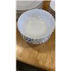 Image 2 : 92 PIECES ROYAL ALBERT VAL D'OR CHINA - 10 PLACE SETTING, 10 CUPS AND SAUCERS, 6 COFFEE MUGS, TEA PO