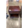 Image 2 : PAIR OF 1 DRAWER MODERN NIGHTSTANDS