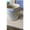 Image 2 : MEDALTA #5 POTTERY CROCK