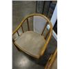 Image 8 : ROUND WOOD DINING TABLE WITH 4 CHAIRS