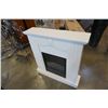 Image 2 : ELECTRIC FIREPLACE IN WHITE MANTLE