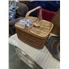 Image 2 : DECORATIVE TRAY, JEWELRY CASE AND WICKER PICNIC BASKET