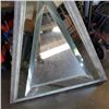 Image 2 : 5 FOOT TRIANGLE MIRROR