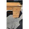 Image 2 : DOUBLE PEDESTAL DESK