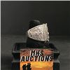 Image 2 : CHICAGO BLACKHAWKS N.H.L 2010 "TOEWS" CHAMPIONSHIP REPLICA RING (ref824)